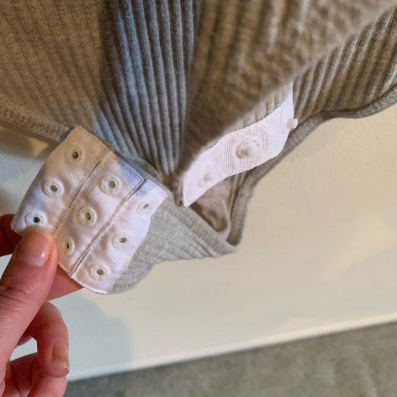 Madewell Ribbed Gray Bodysuit - Picture 5 of 6